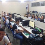 Alunos de Redes com o Laboratório já finalizado